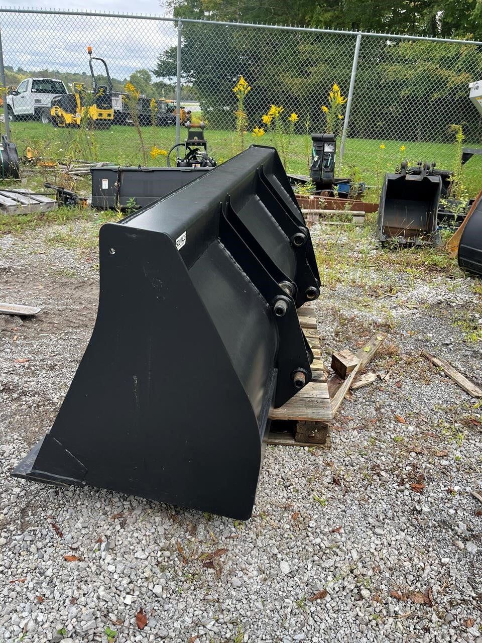 2025 JCB 92" PIN ON BUCKET