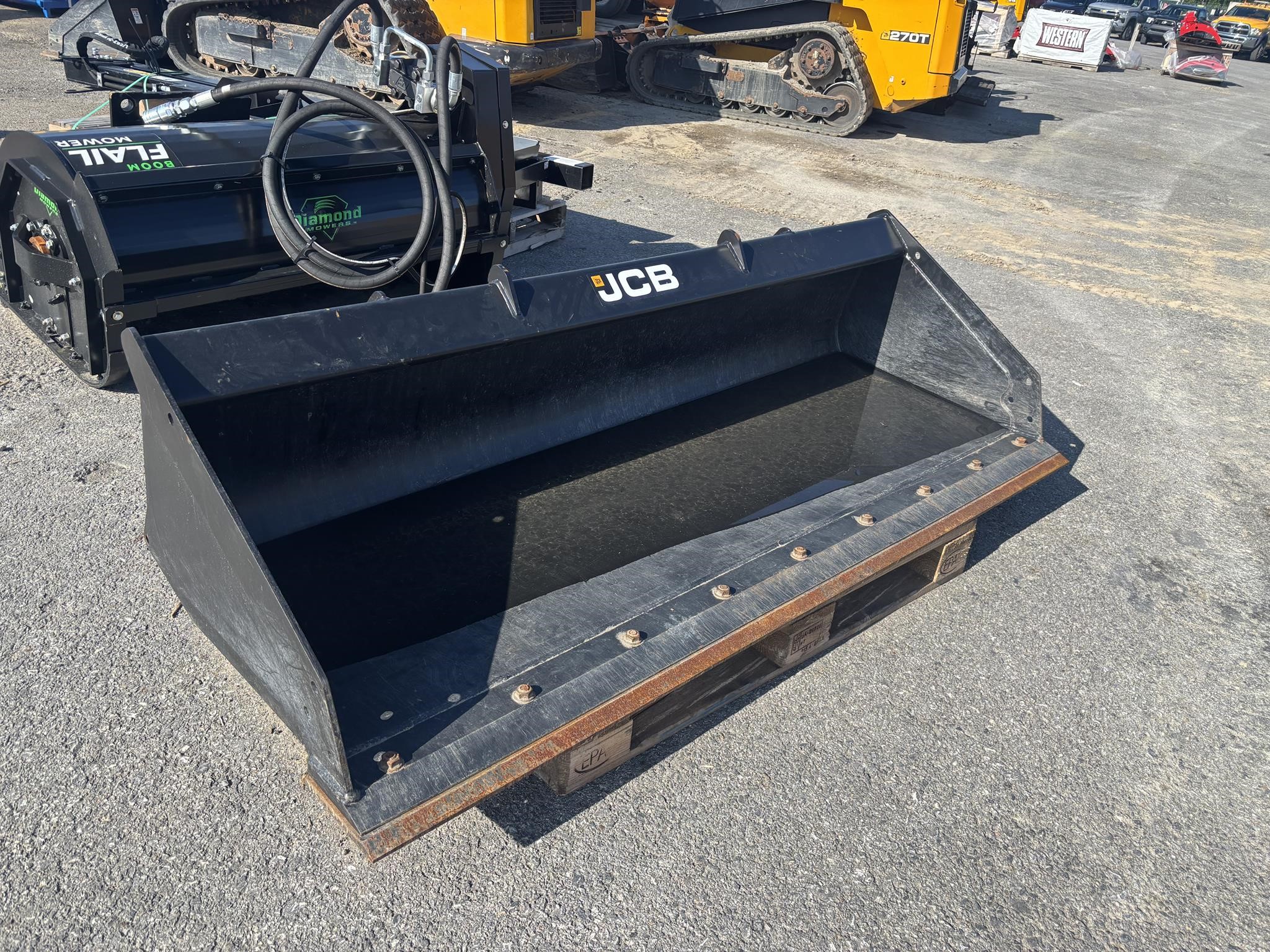 Photo of 2026 JCB 78" LANDSCAPE BUCKET