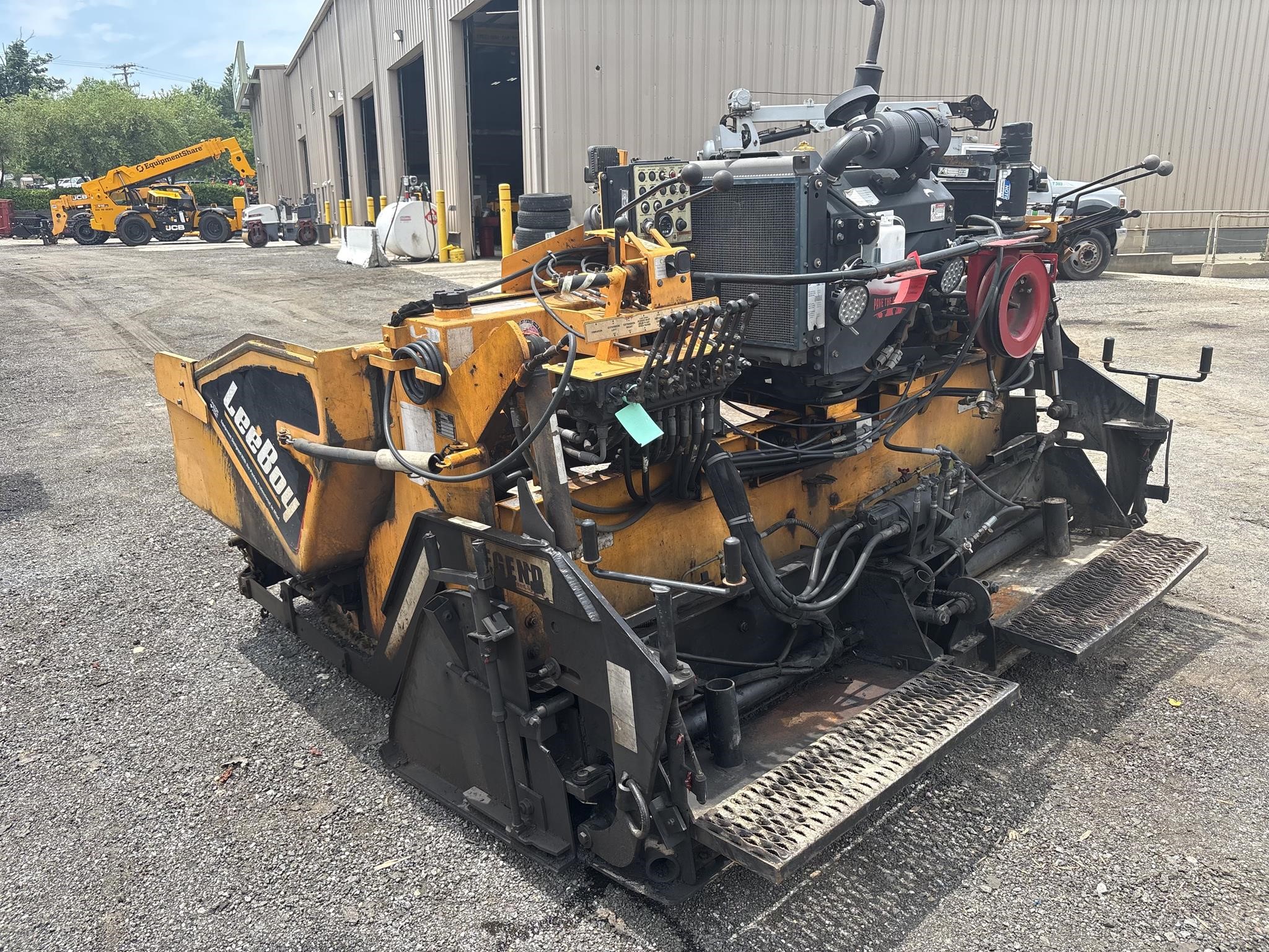 Photo of a 2014 Leeboy 1000F