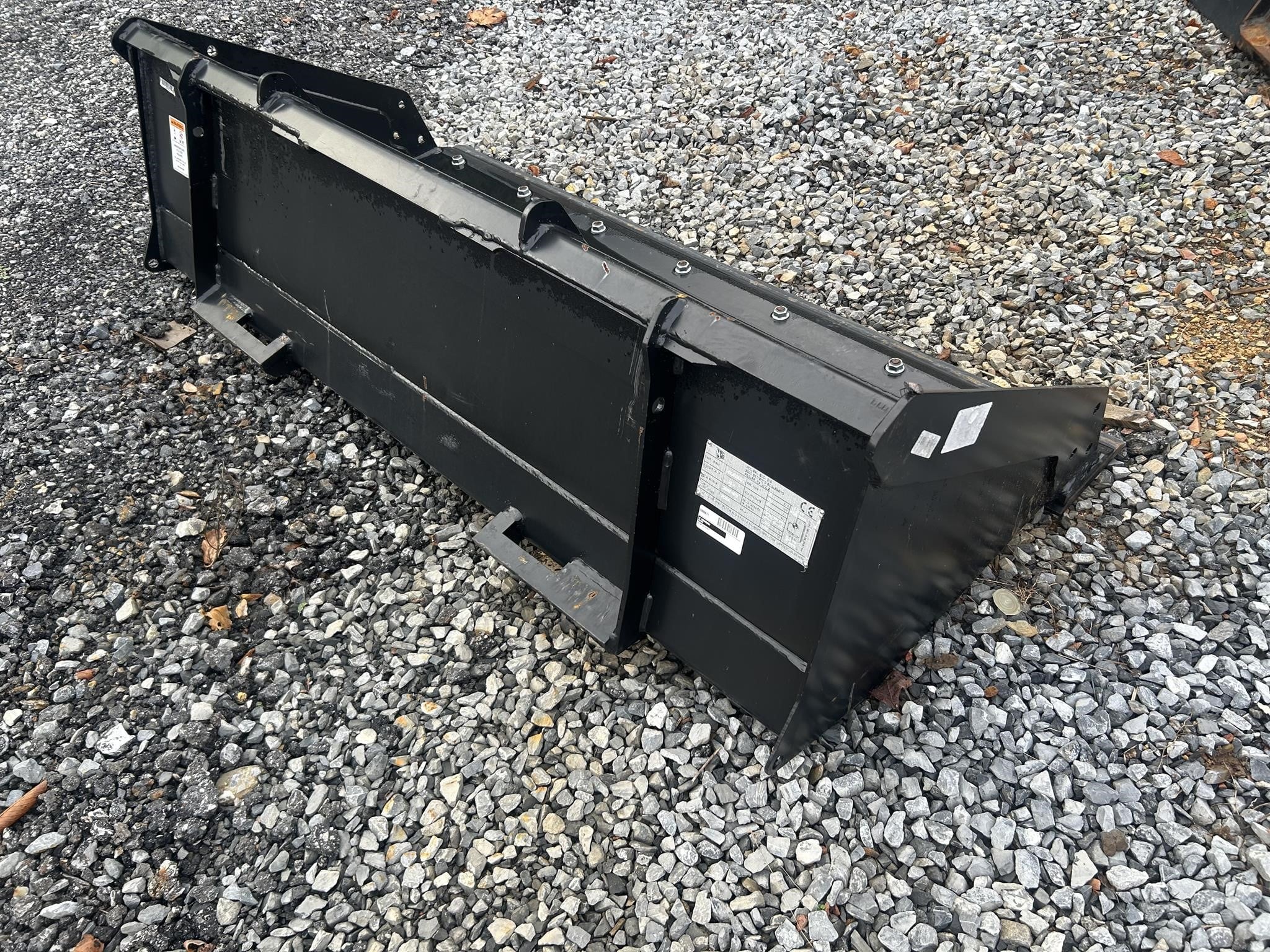 2025 JCB 68" BUCKET