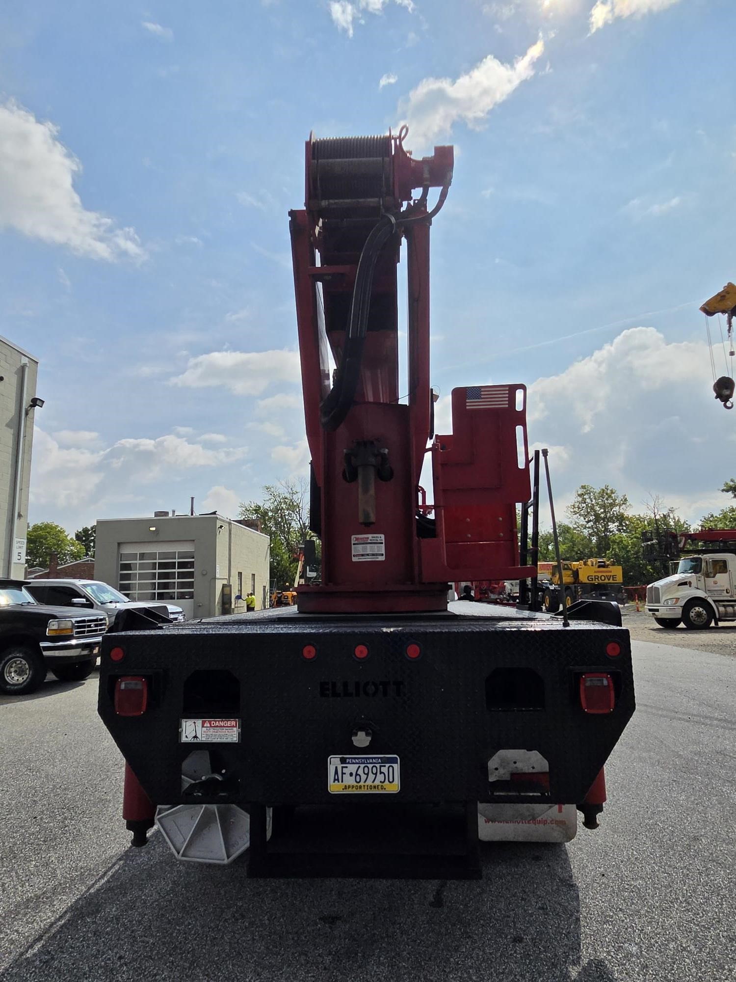 2009 Elliott 18125R