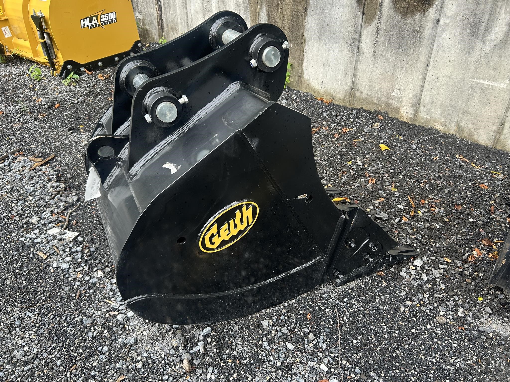 2026 Geith 36" BUCKET