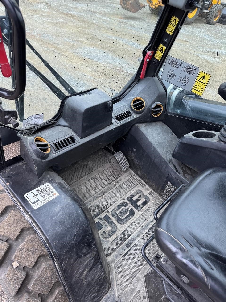 2023 JCB 270