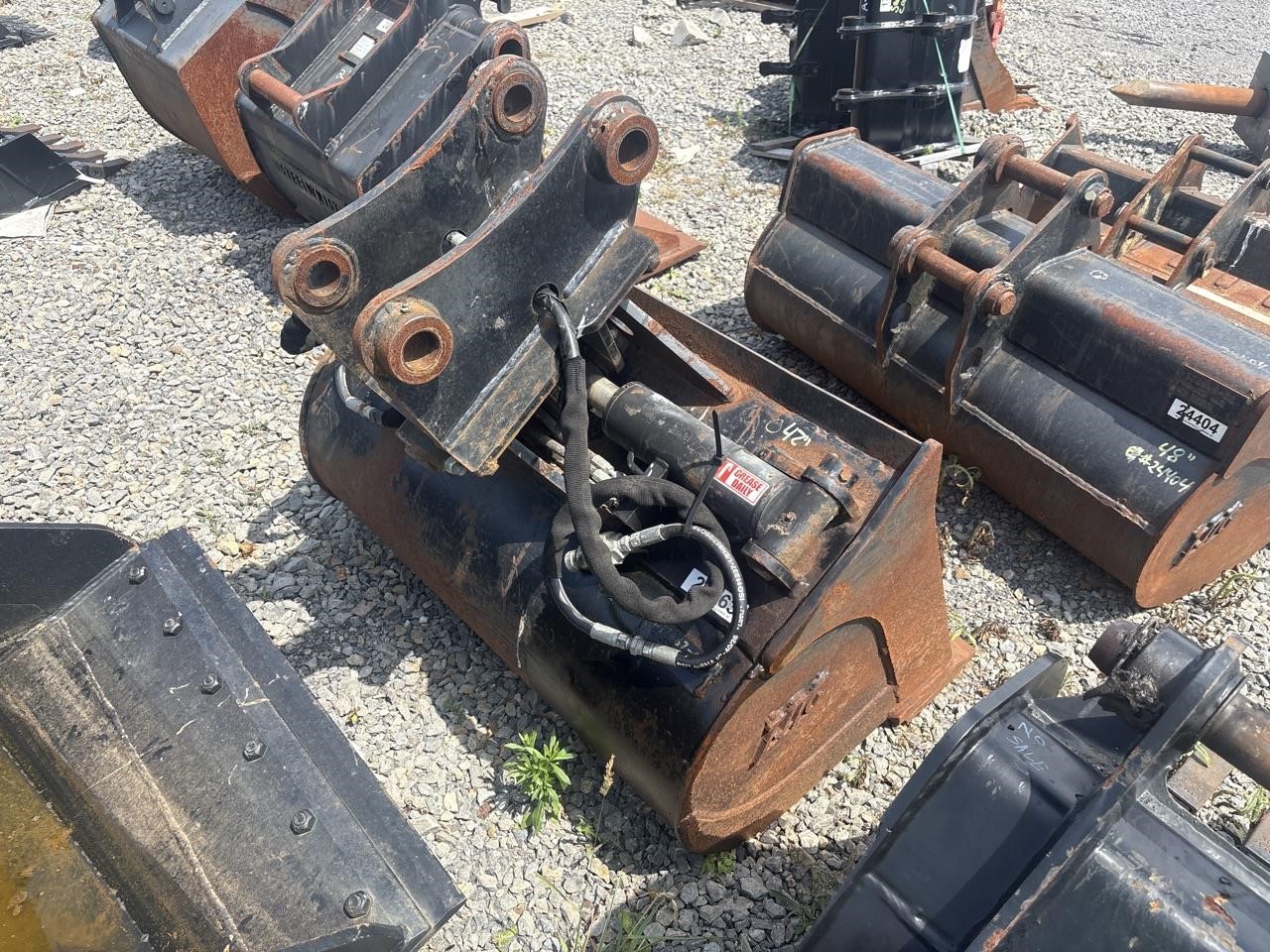 2018 TAG 42 in. TILT DITCHING BUCKET