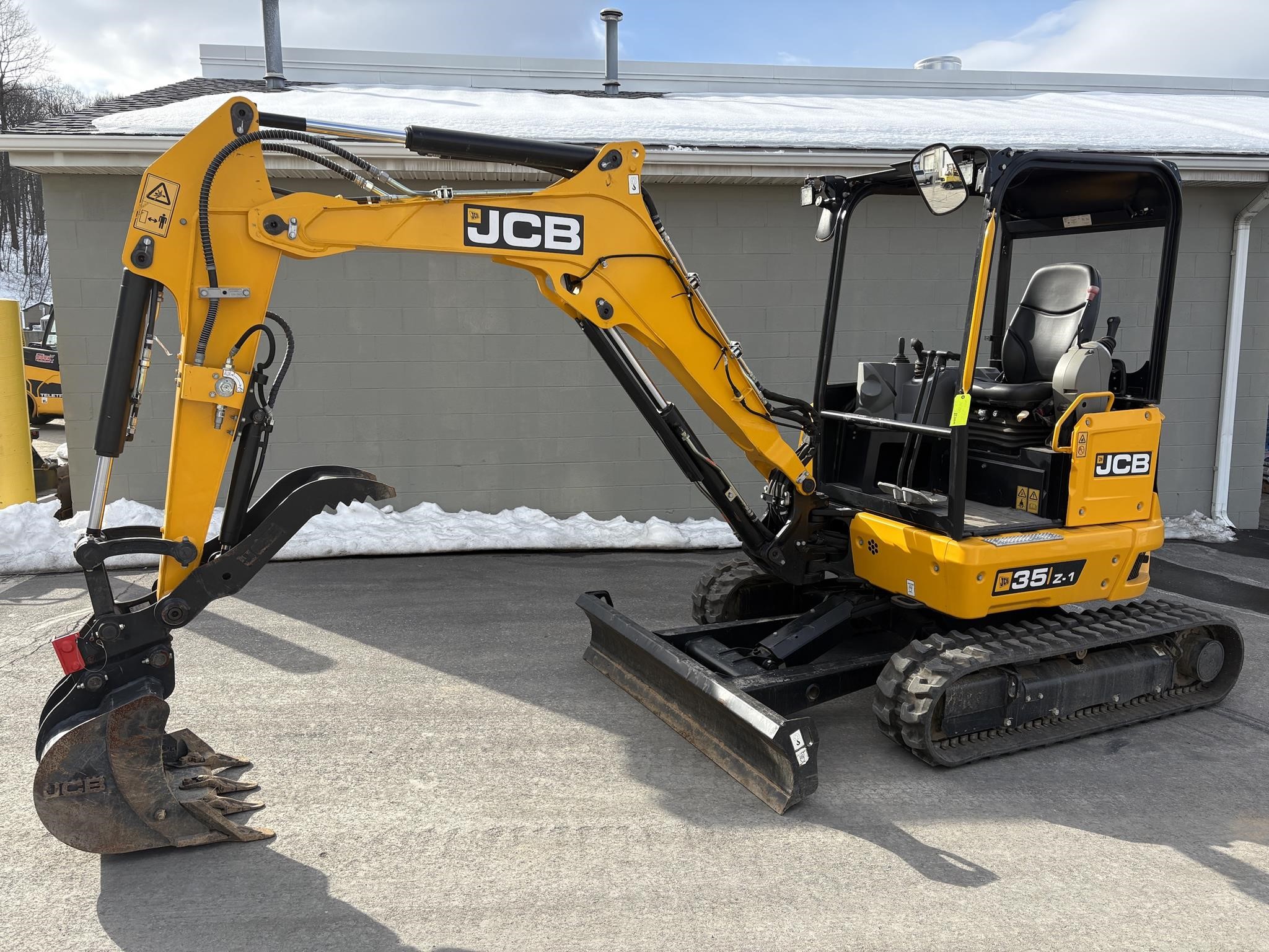Photo of a 2022 JCB 35Z-1