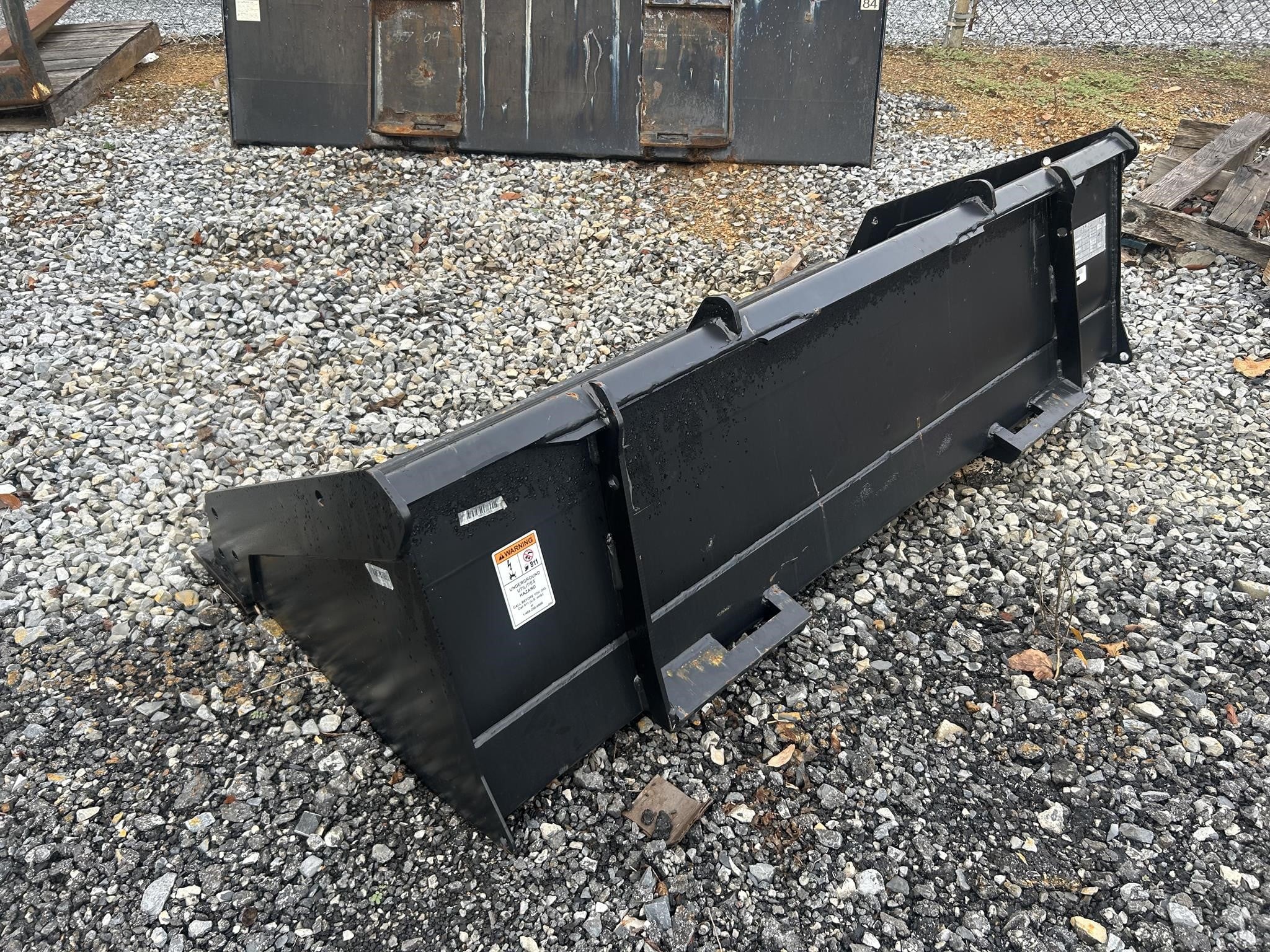 2025 JCB 68" BUCKET