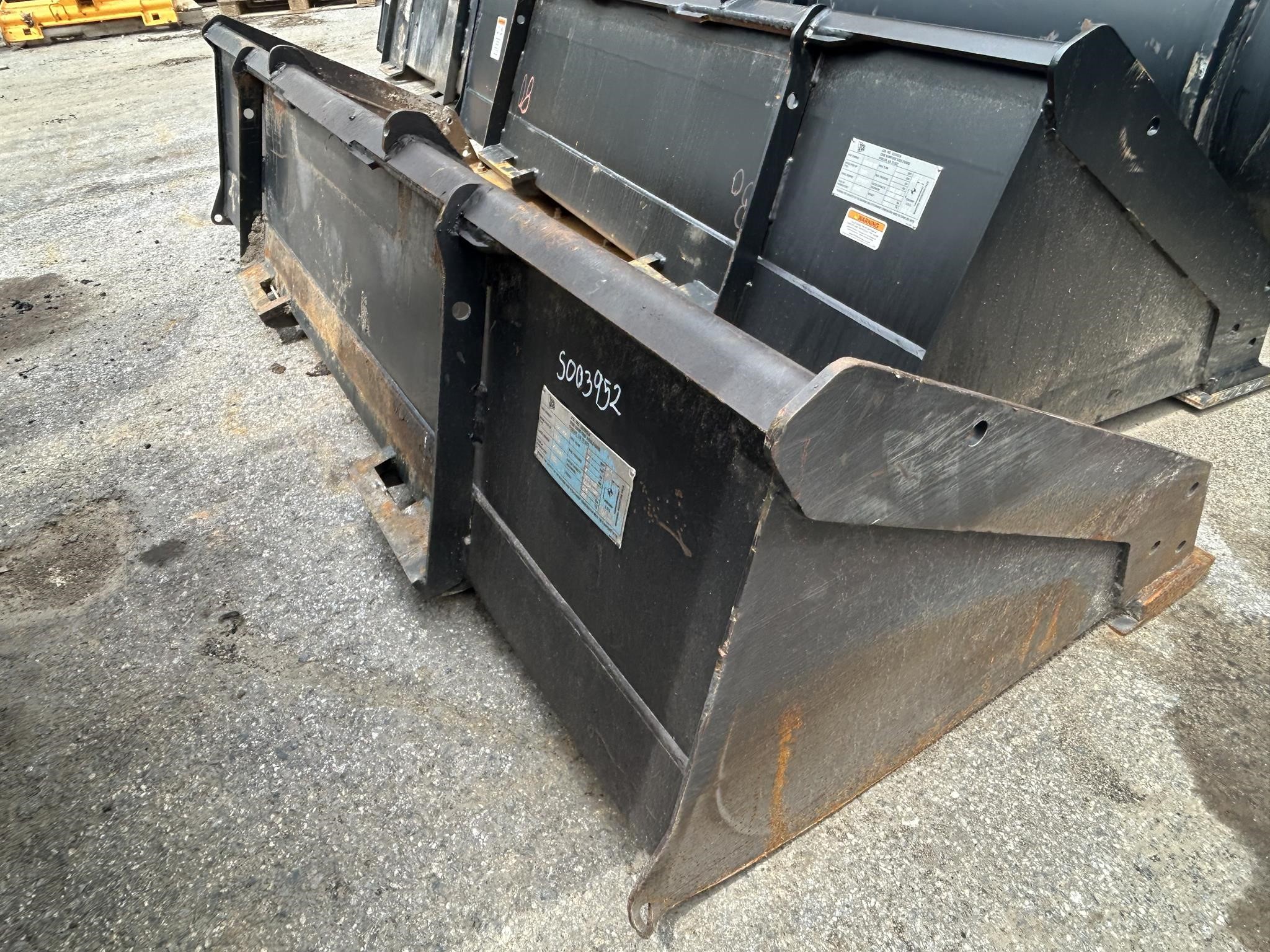 2022 JCB 84" BUCKET