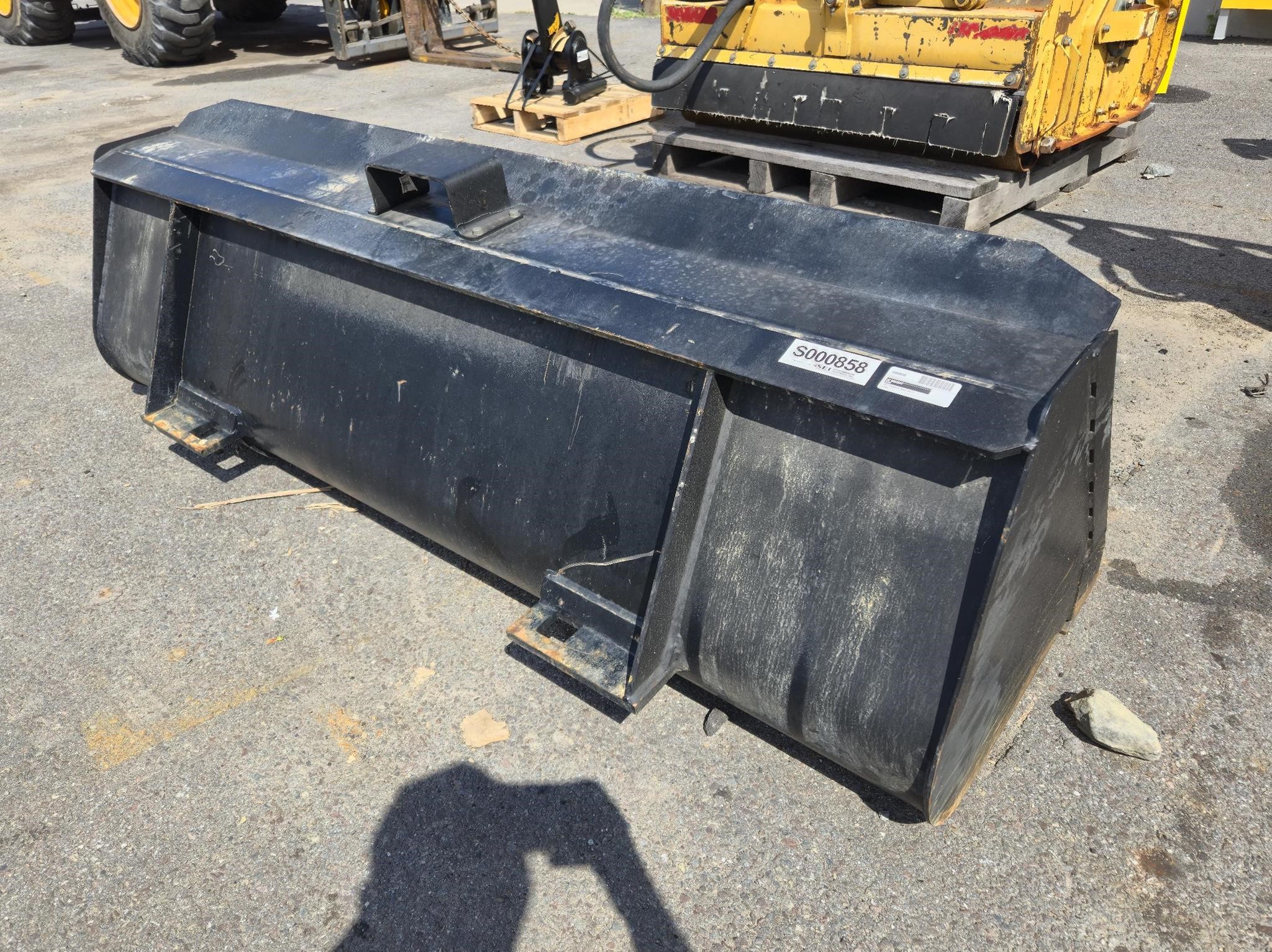 2023 JCB 72" JCB 1CXT BUCKET