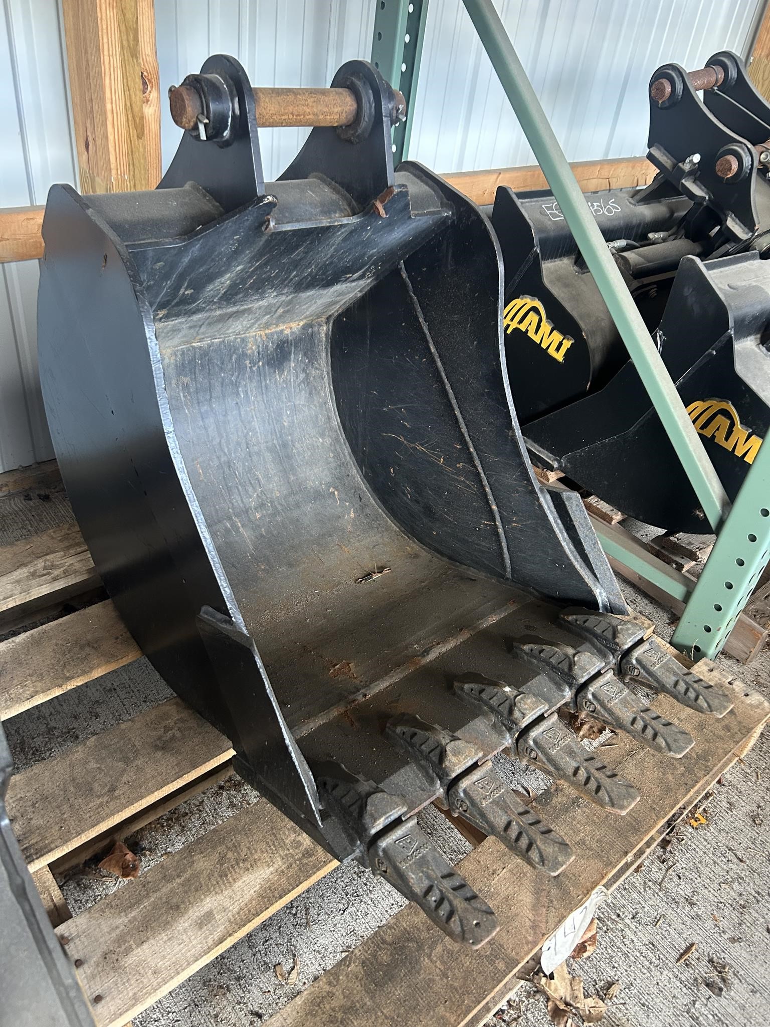 2022 JCB 24" BUCKET