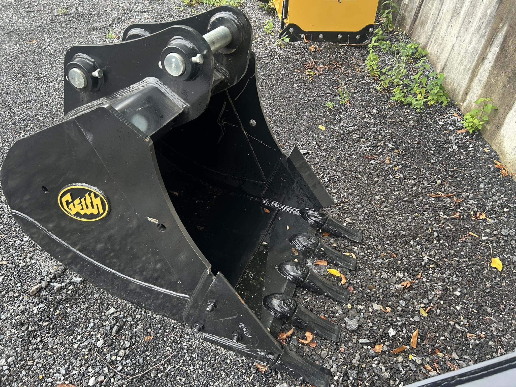 Photo of 2026 Geith 36" BUCKET