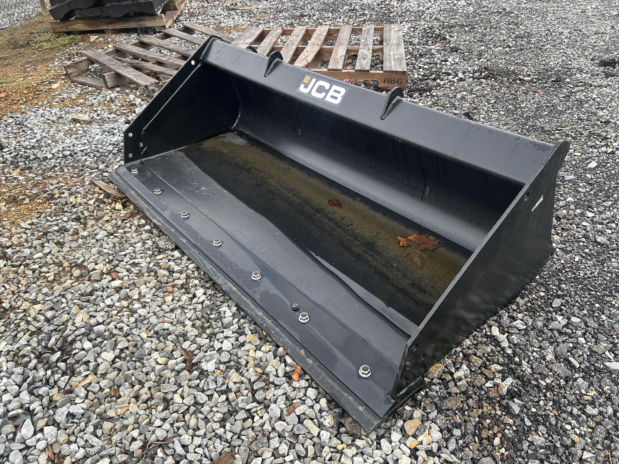2025 JCB 68" BUCKET