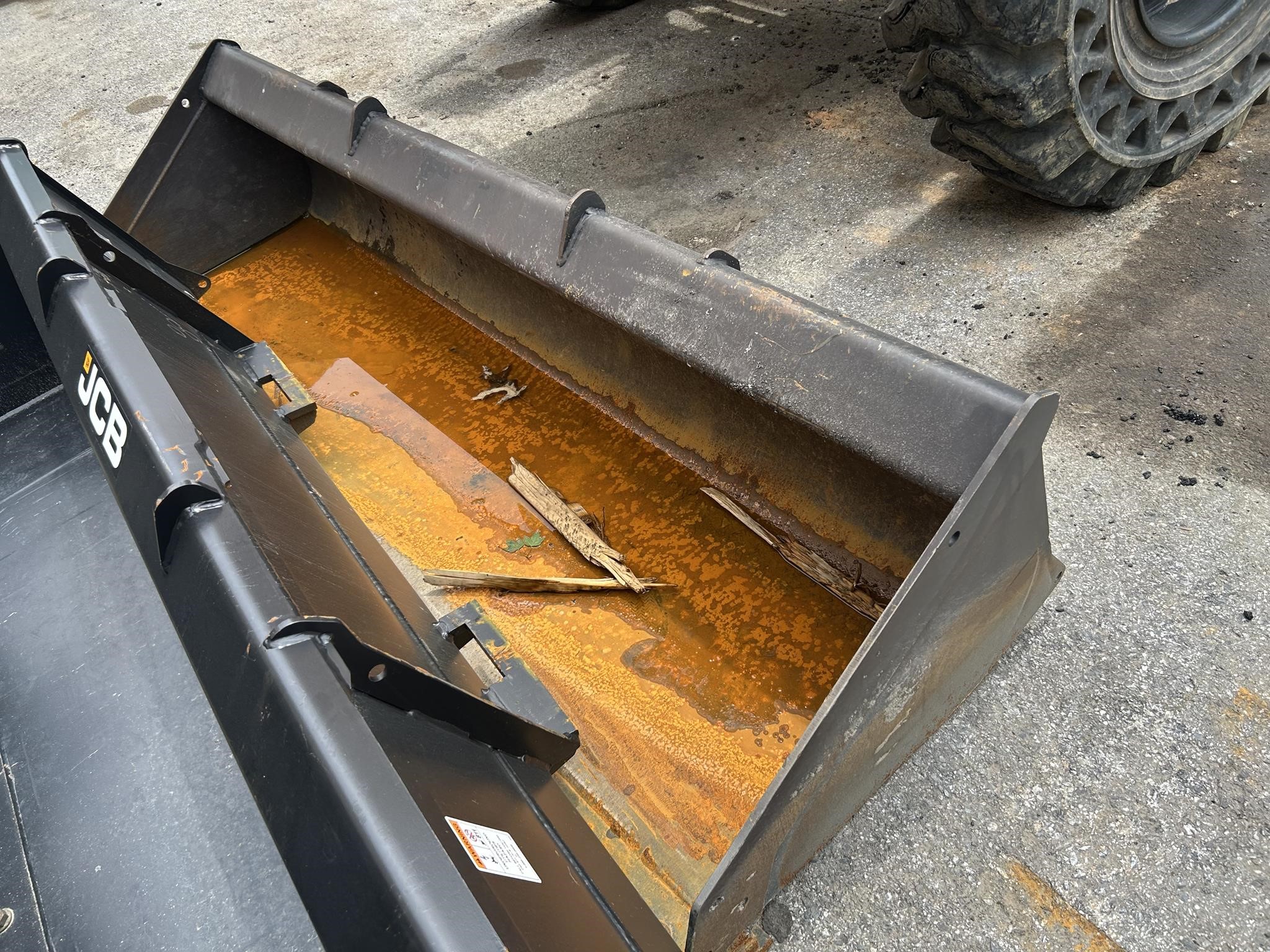 2022 JCB 84" BUCKET