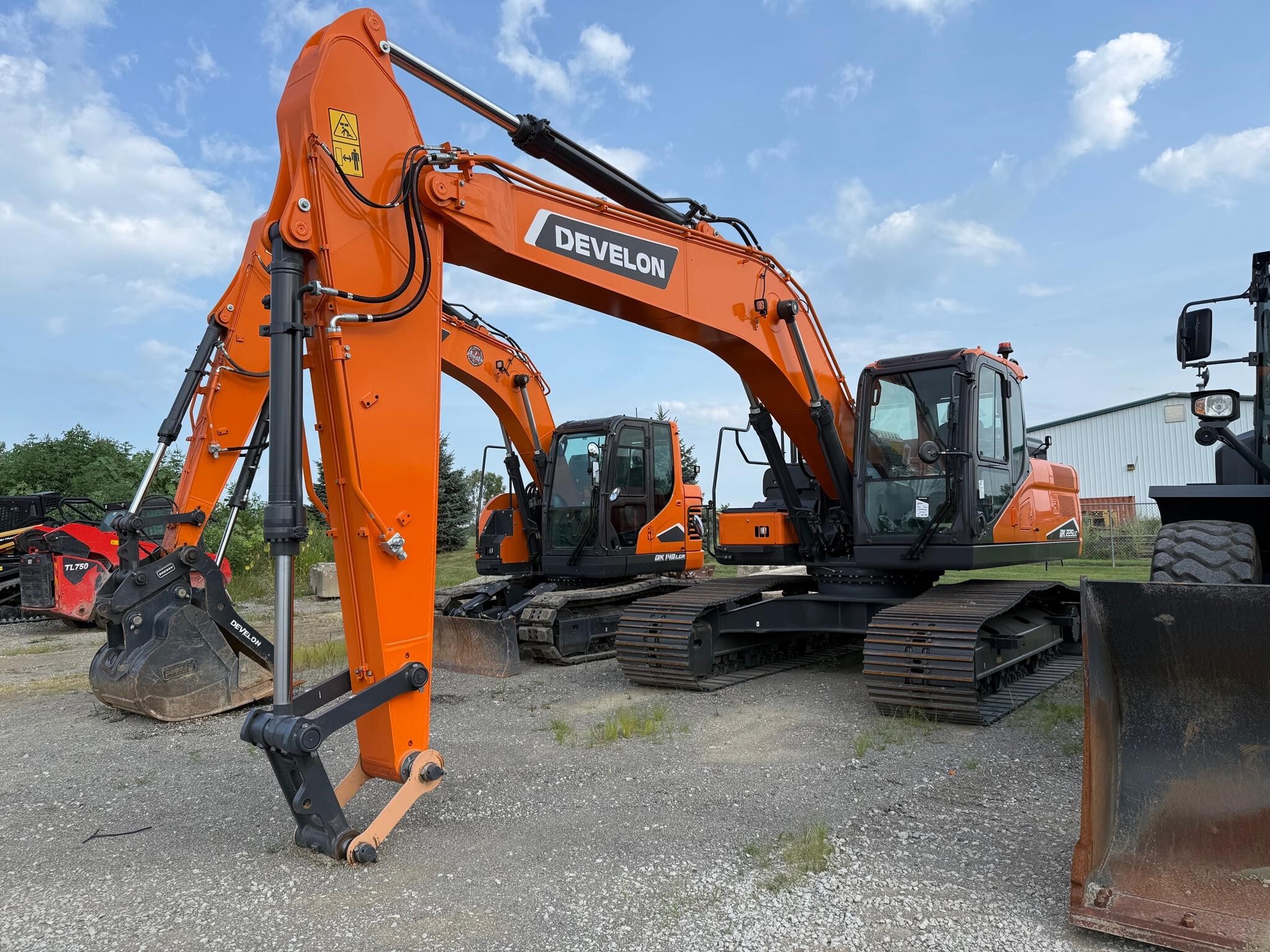 Photo of a 2025 Develon DX225 LC-7