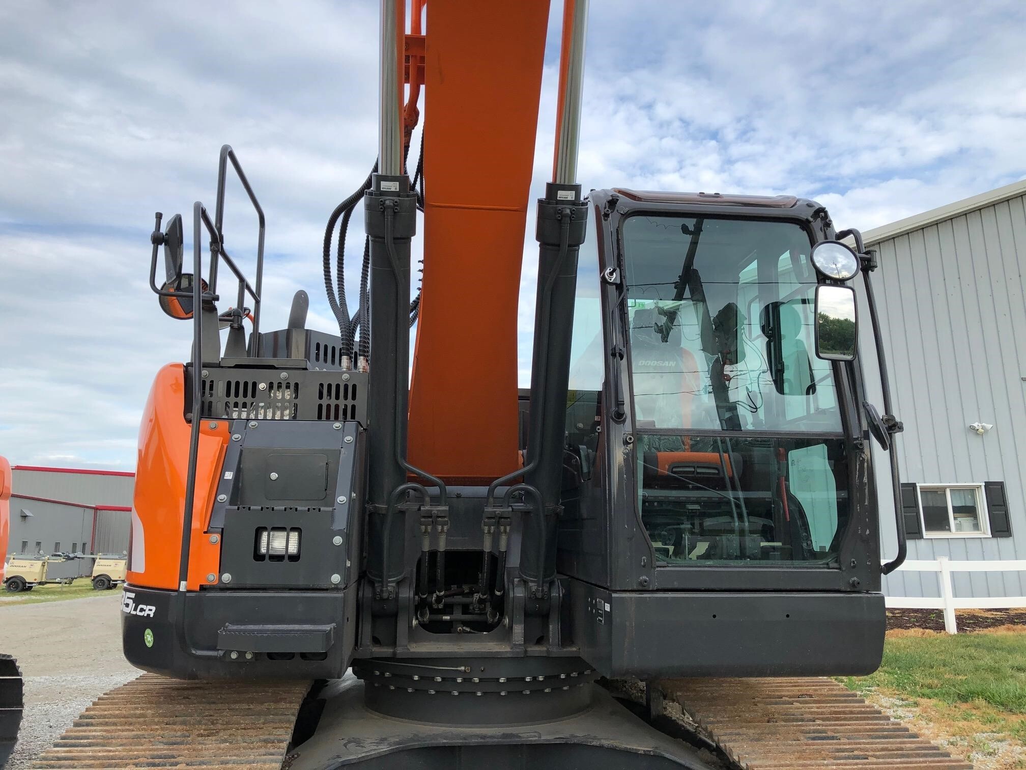 2021 Doosan DX235LCR-5