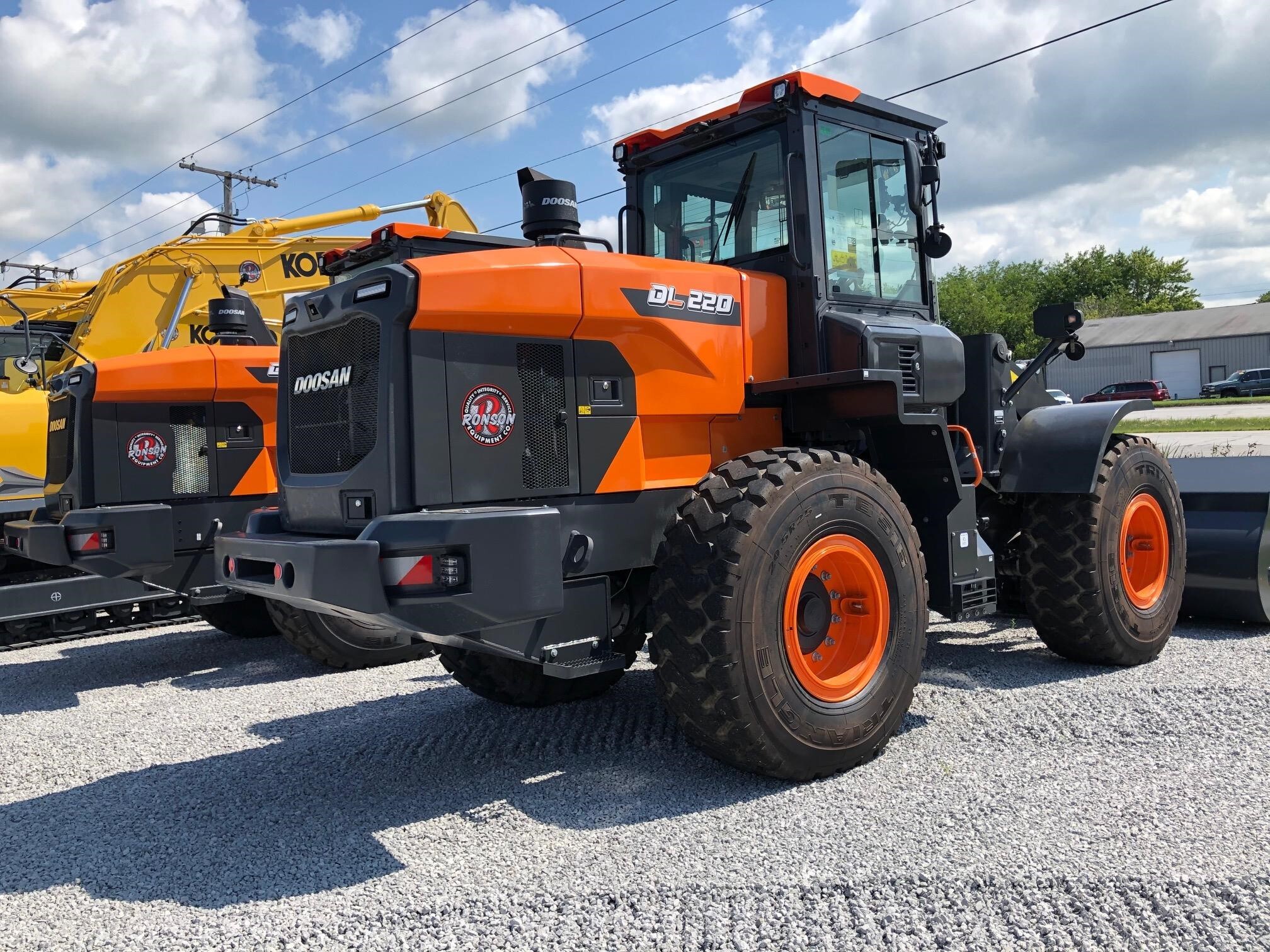 2023 Develon DL220-7