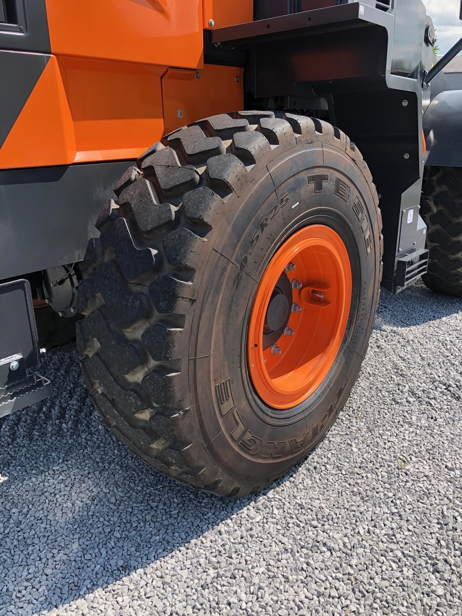 2023 Develon DL220-7