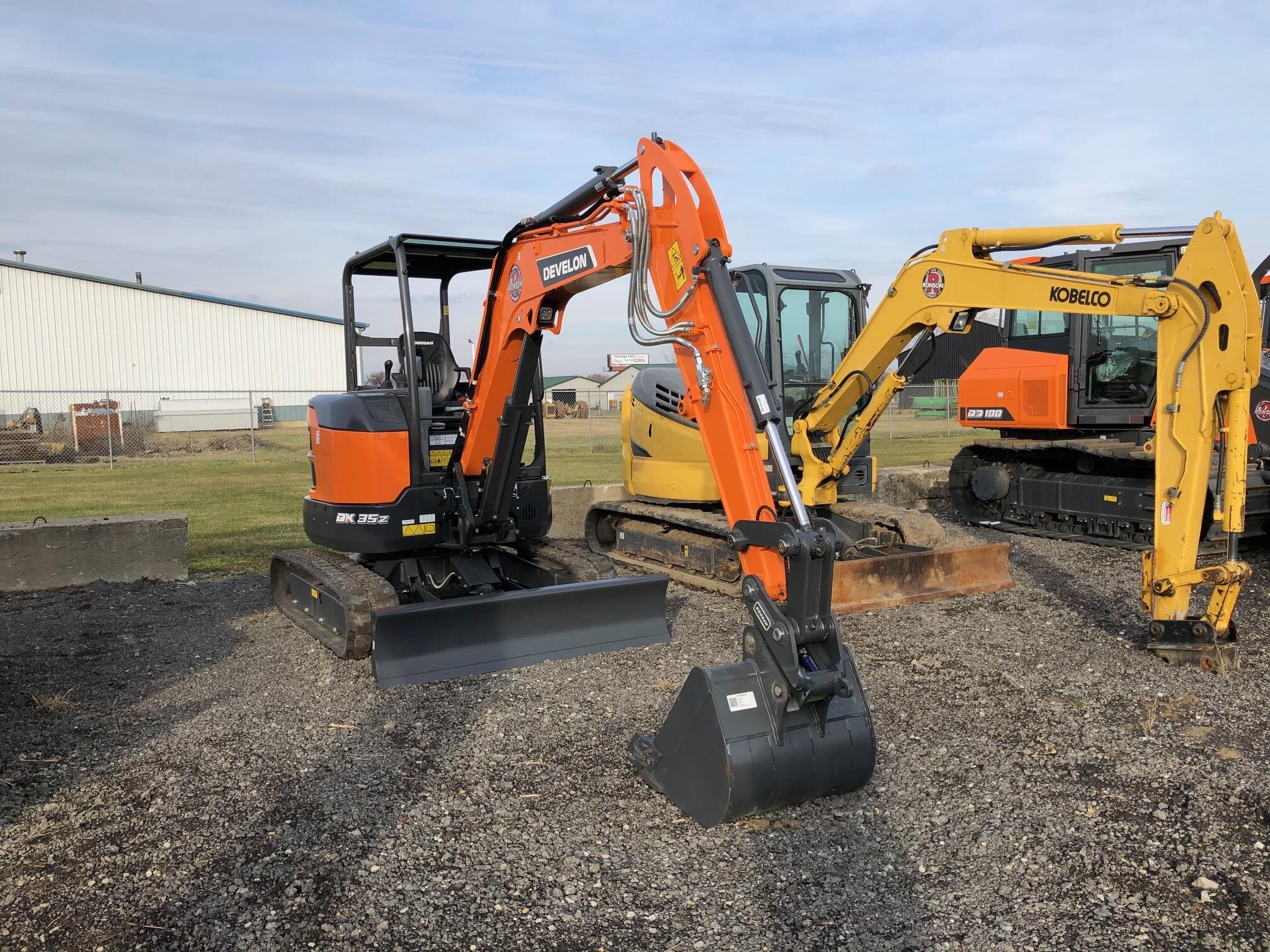 2024 Develon DX35Z-7
