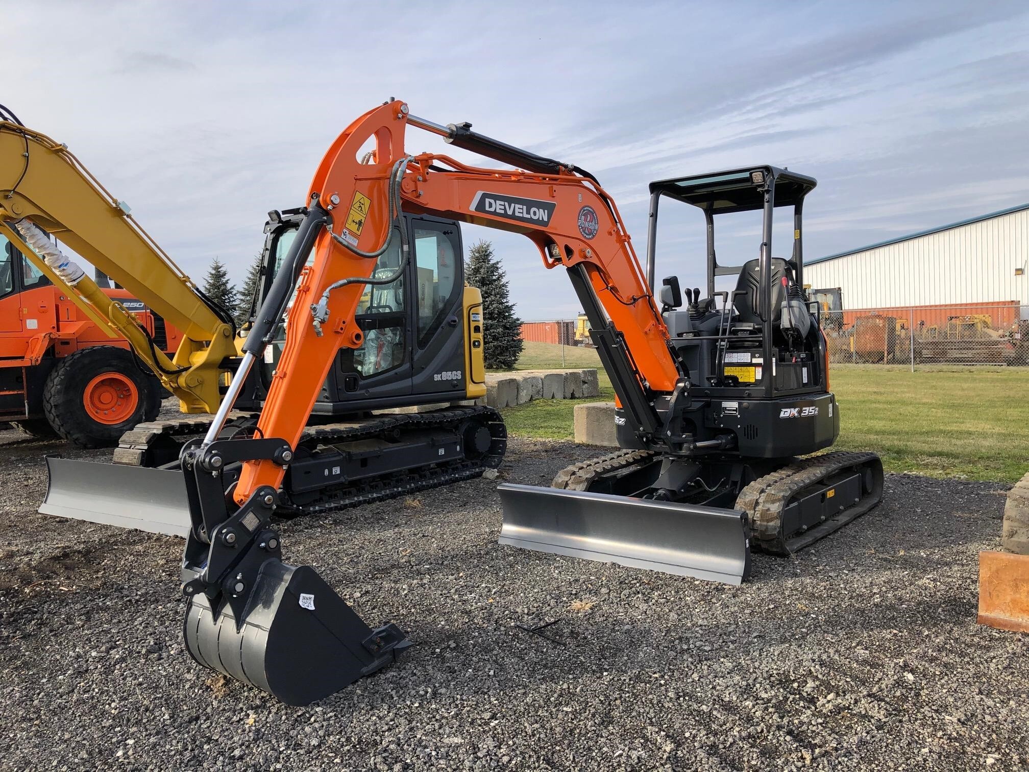 2024 Develon DX35Z-7