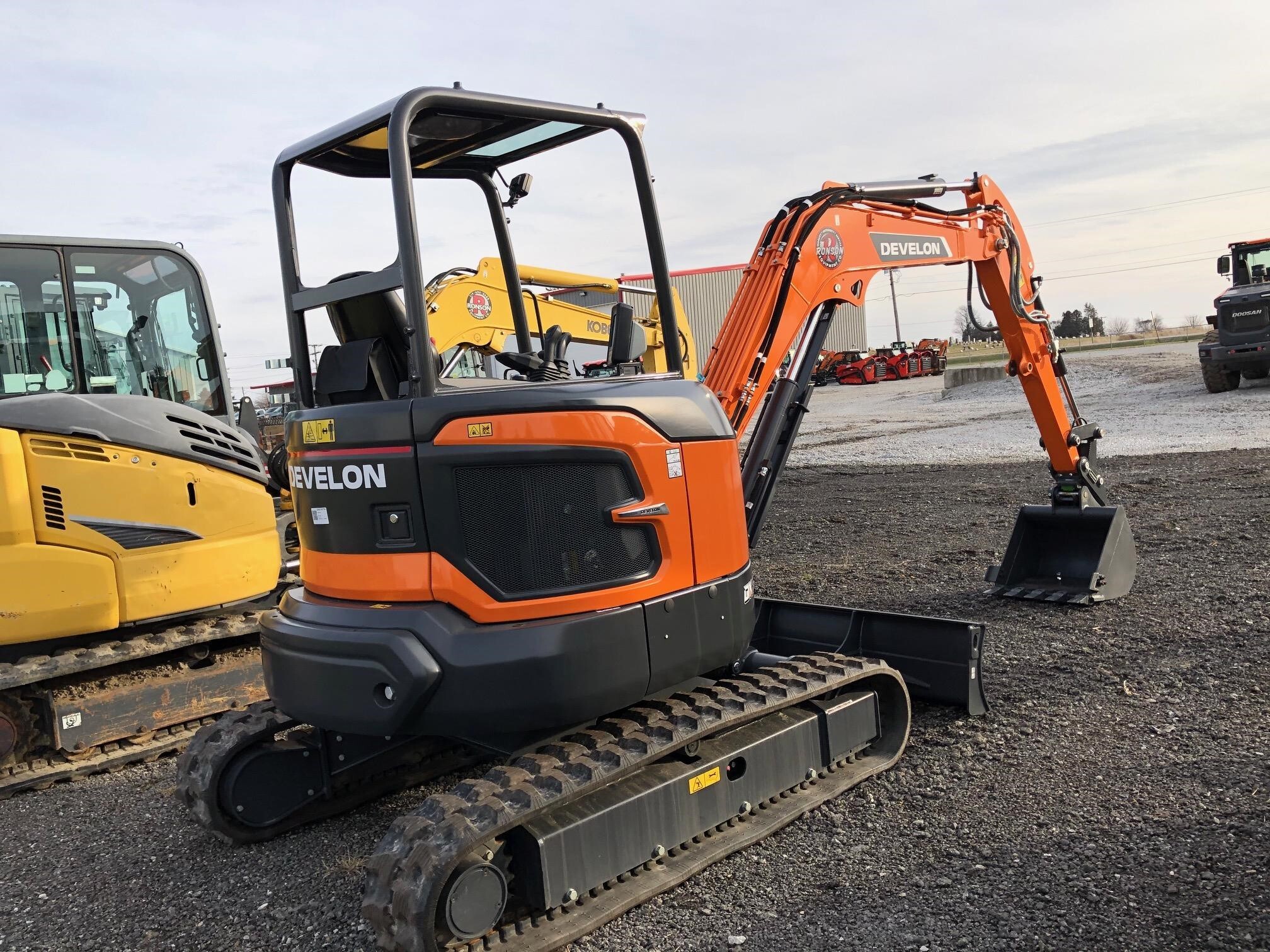 2024 Develon DX35Z-7