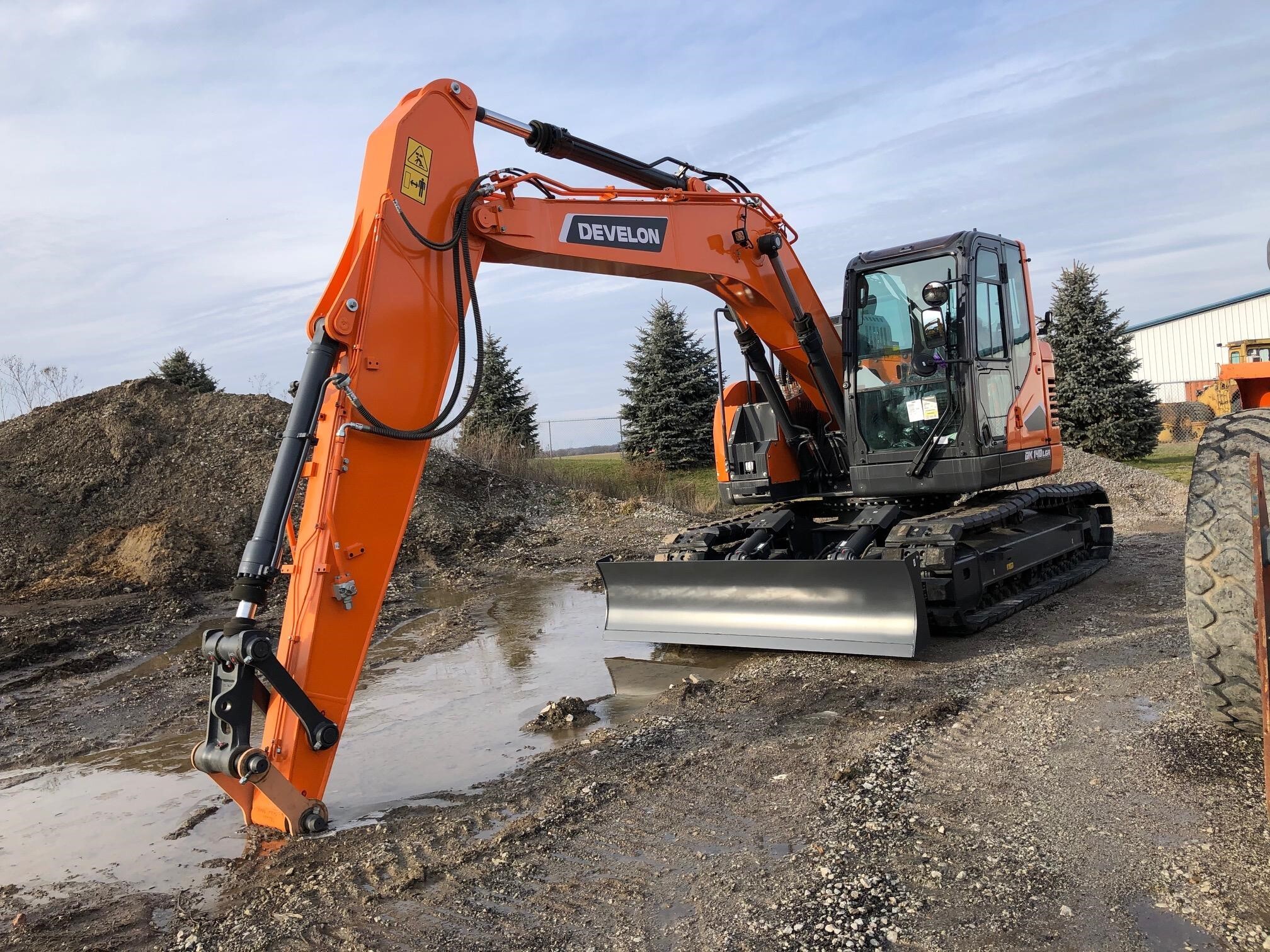 2024 Develon DX140LCR-7