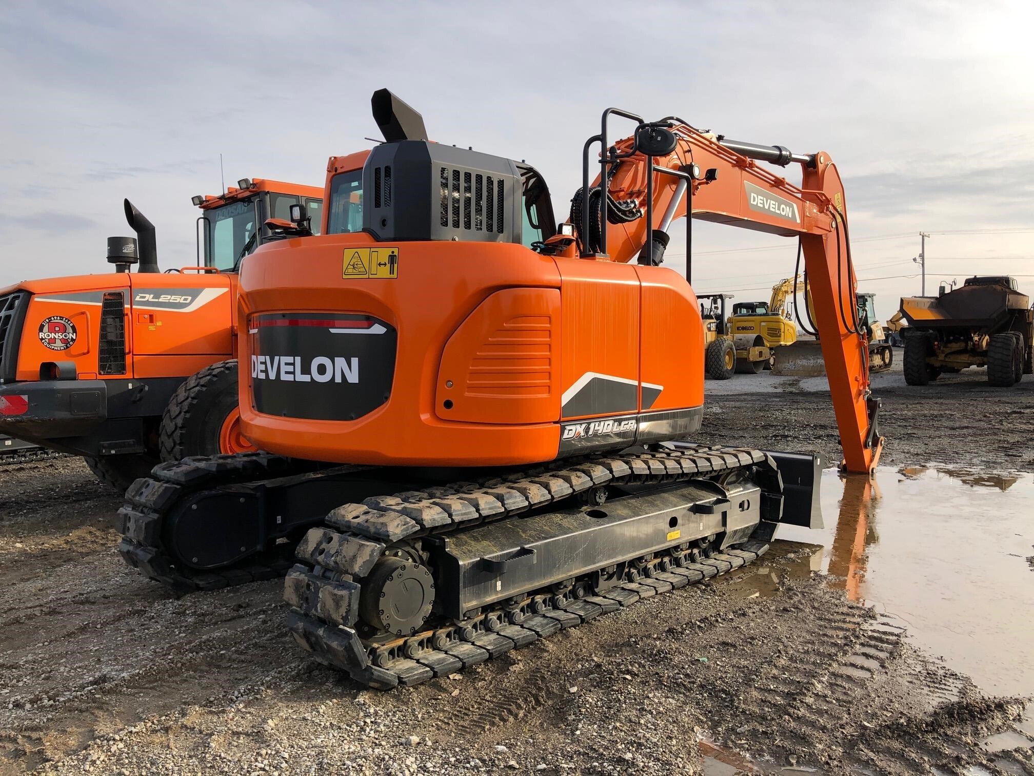 2024 Develon DX140LCR-7