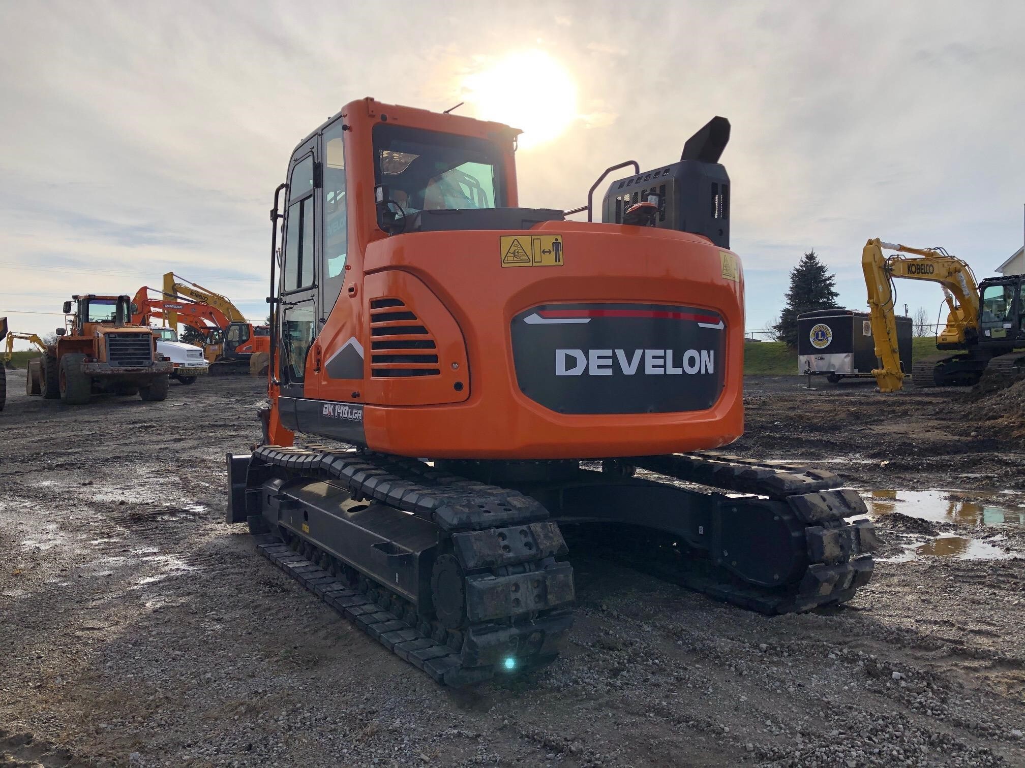 2024 Develon DX140LCR-7
