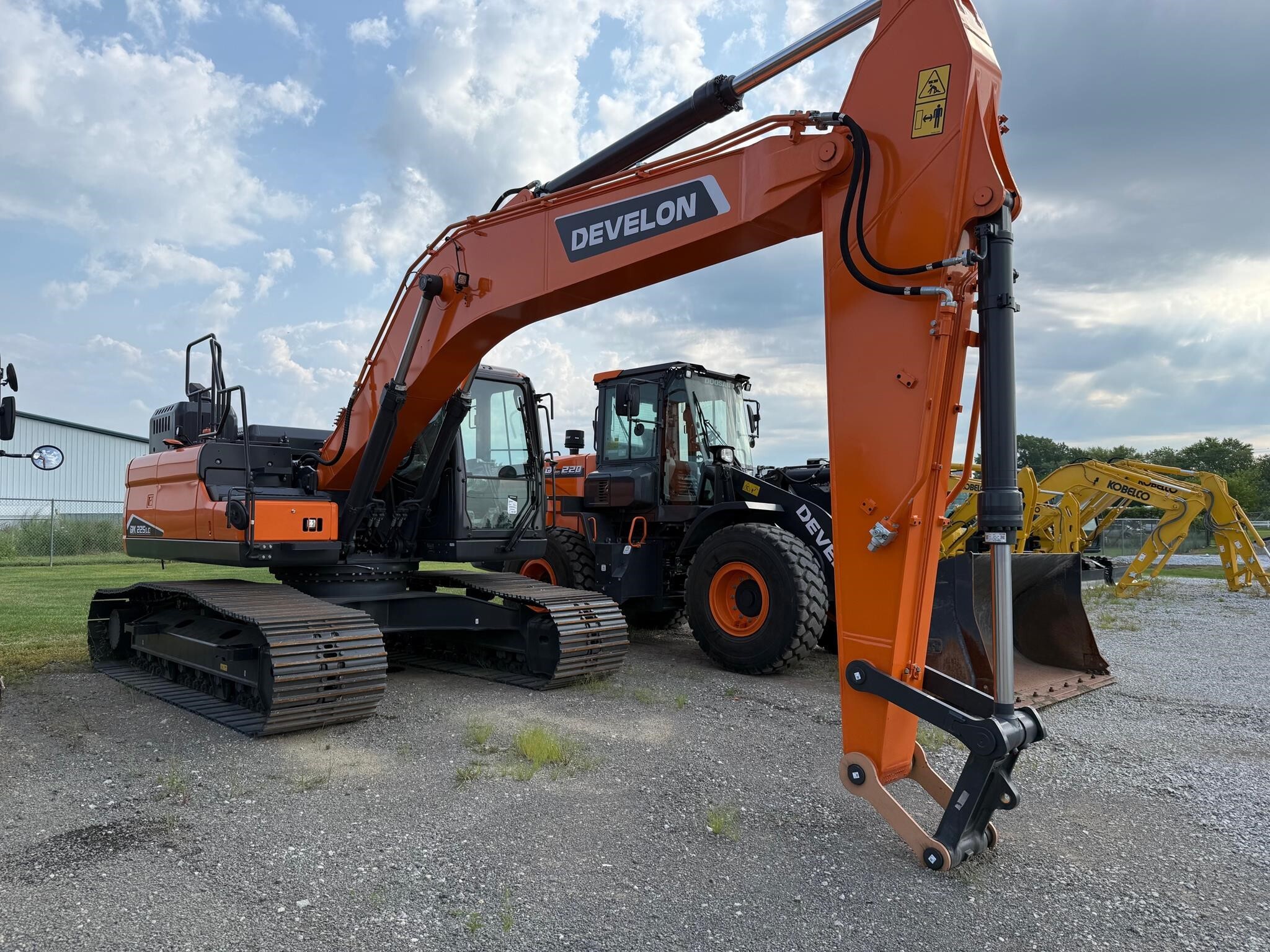 2025 Develon DX225LC-7