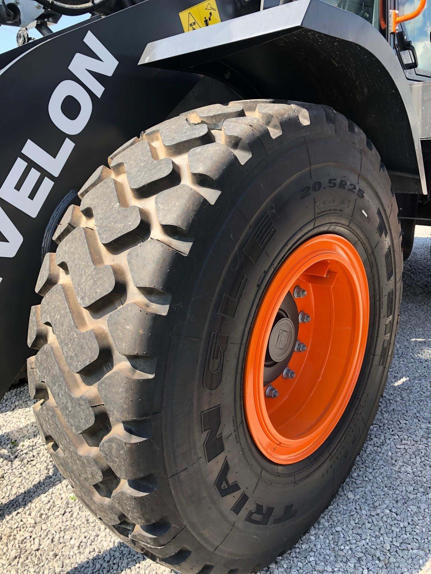 2023 Develon DL220-7