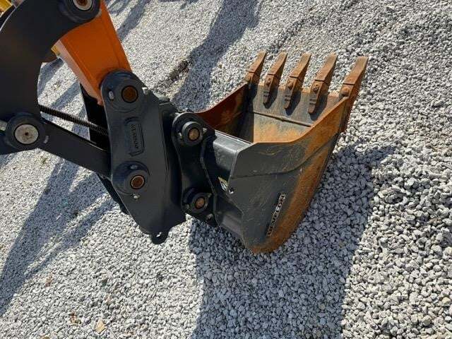 0 Develon DX63-7