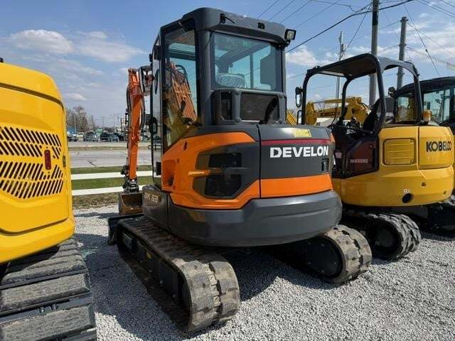 0 Develon DX63-7