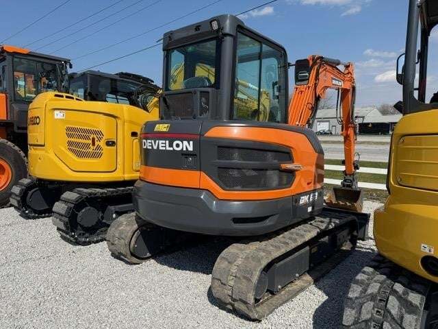 0 Develon DX63-7