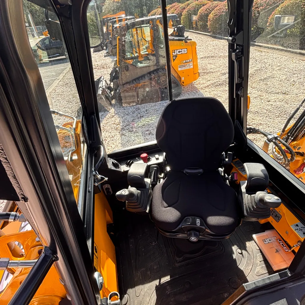 2026 JCB 1CXT