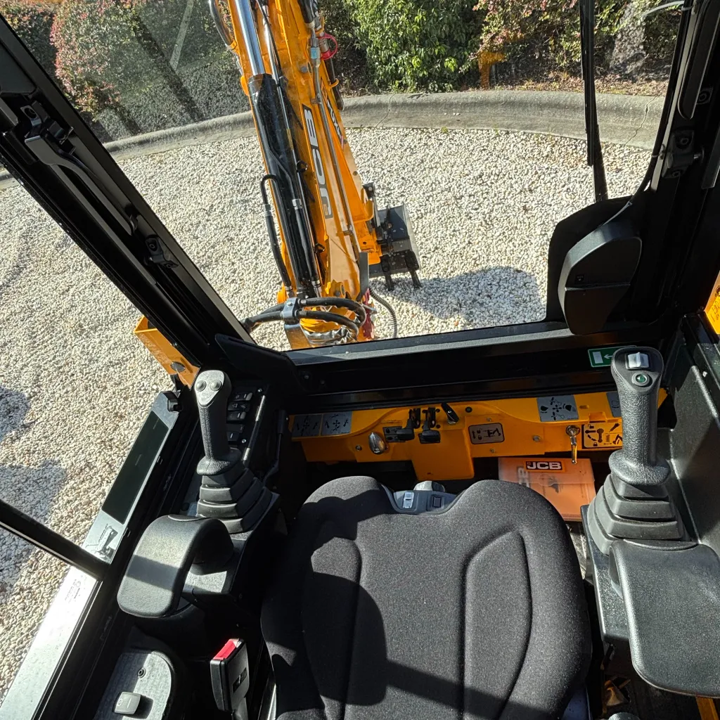 2026 JCB 1CXT