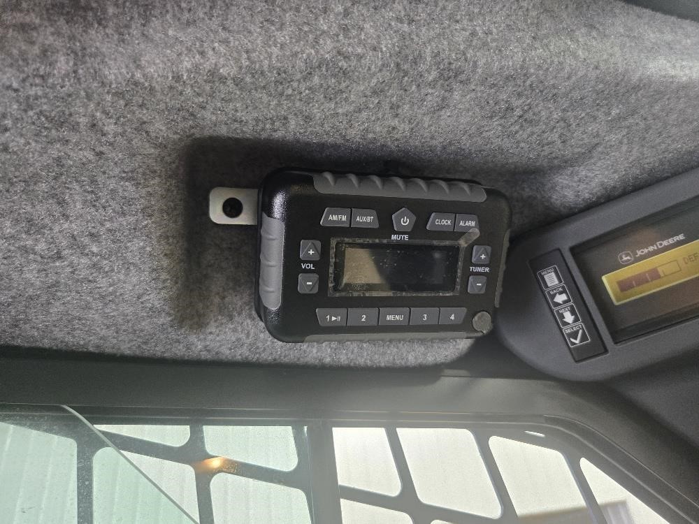 2023 John Deere 332G