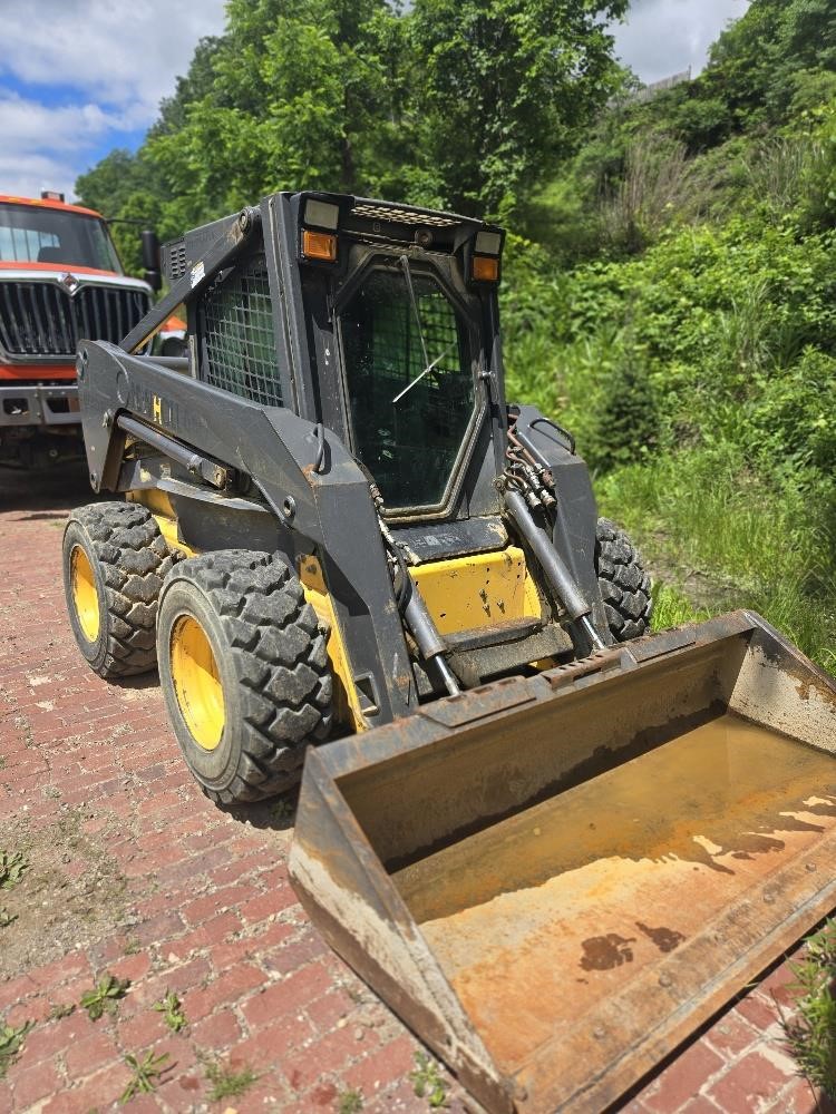 Photo of a 2006 New Holland LS190B