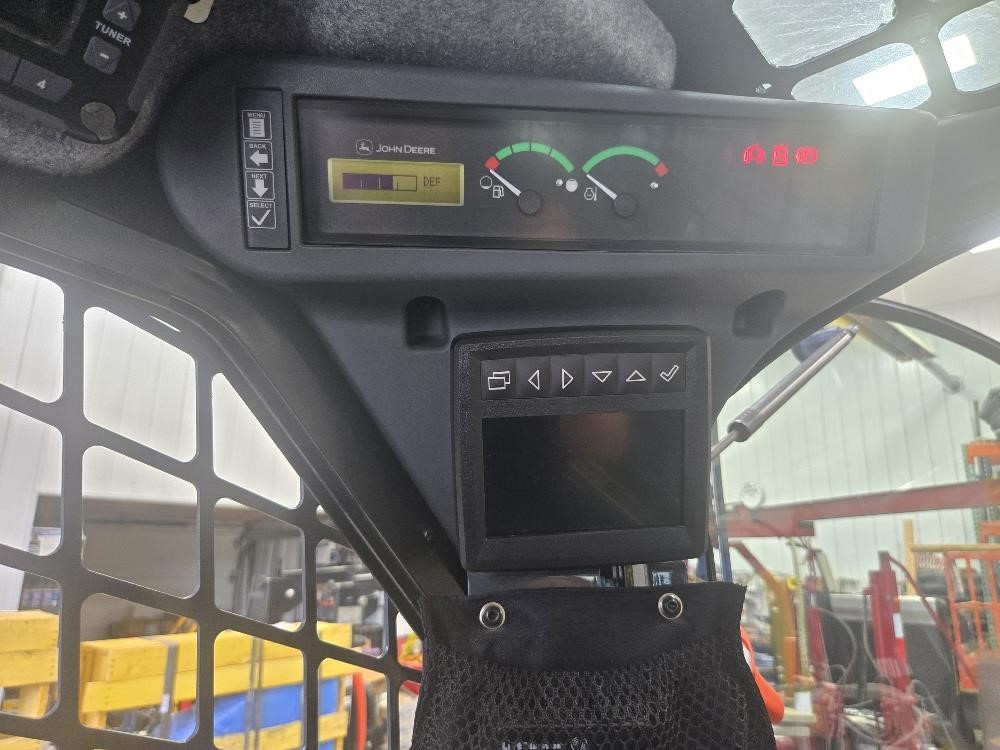 2023 John Deere 332G