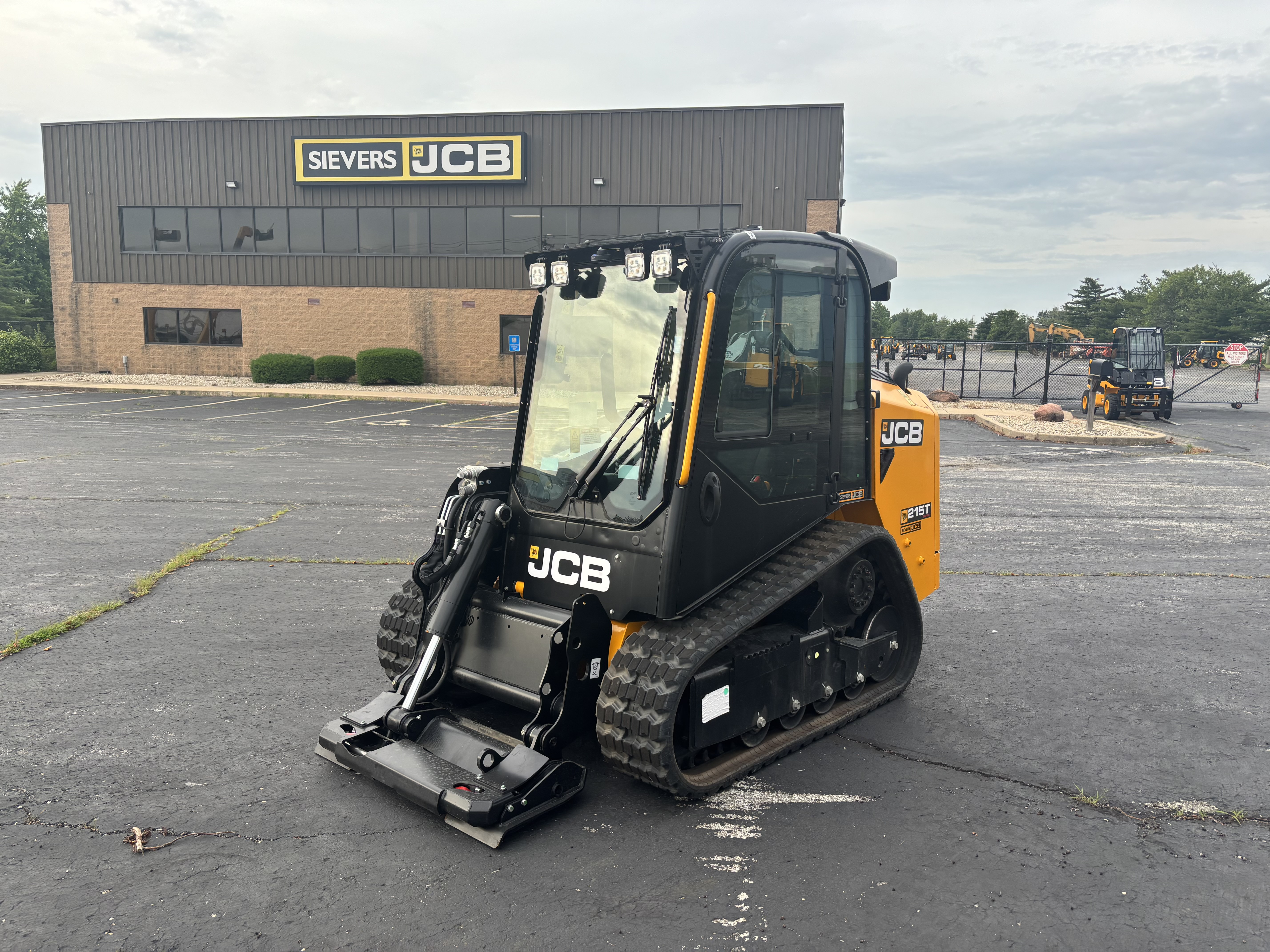 Photo of a 2026 JCB 215T