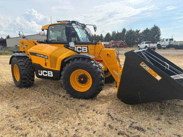 2024 JCB 536-95 AGRI