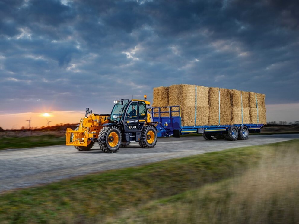 2024 JCB 536-95 AGRI