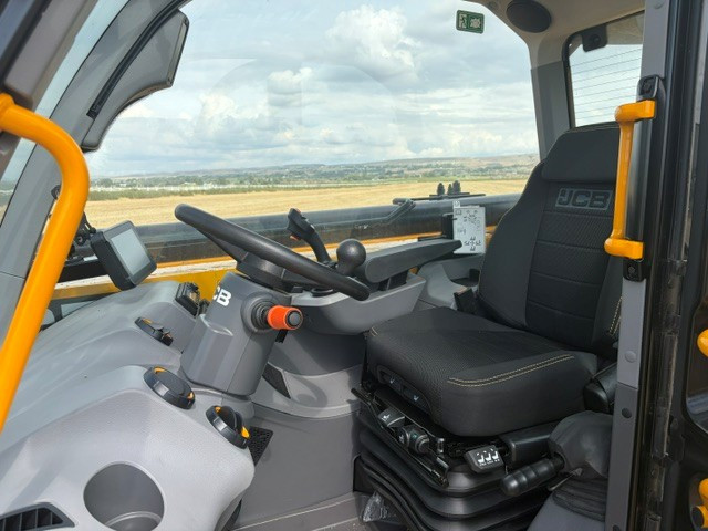 2024 JCB 536-95 AGRI