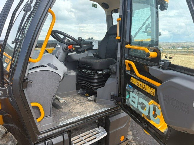 2024 JCB 536-95 AGRI