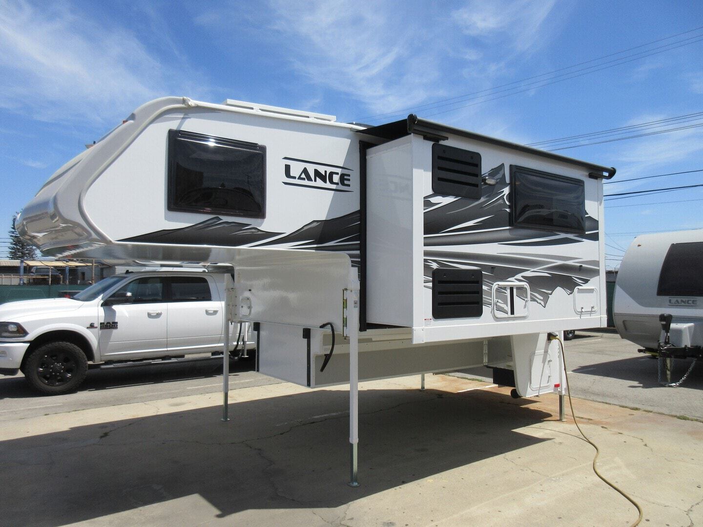 New 2023 Lance 975 in Ontario, CA