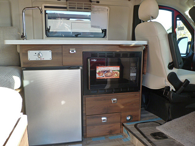 2024 Travato/59KL/2024 image-13