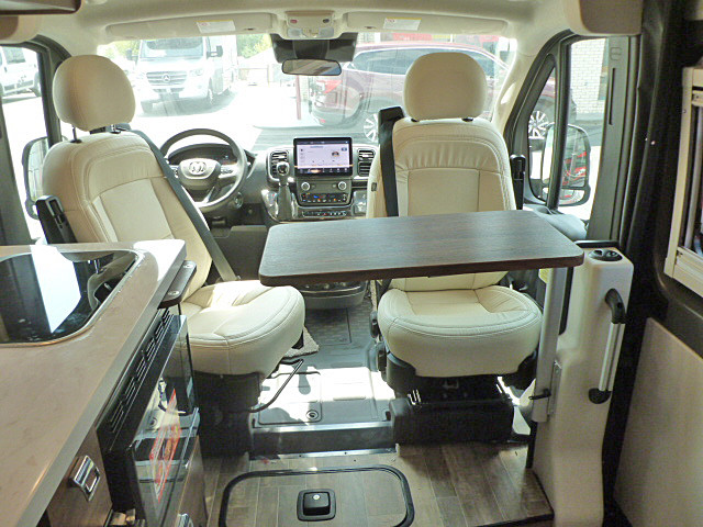 2025 Travato/59K/2025 image-28