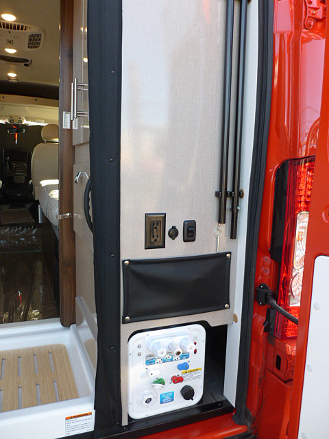 2024 Travato/59KL/2024 image-10