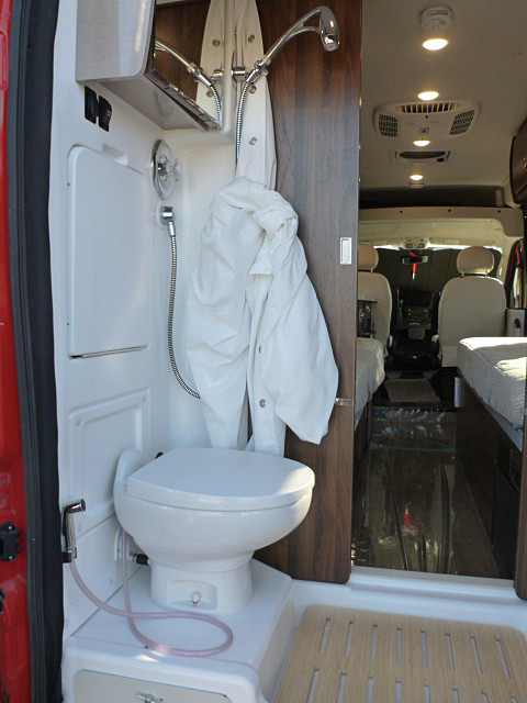 2024 Travato/59KL/2024 image-9