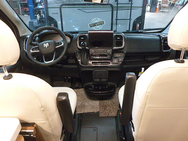 2025 Travato/59K/2025 image-17