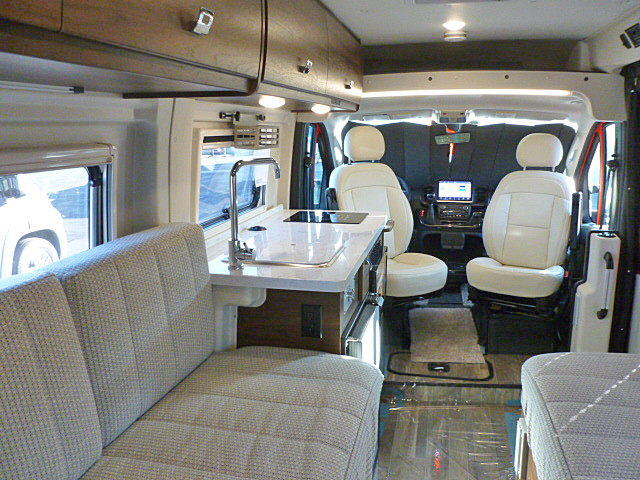 2024 Travato/59KL/2024 image-29