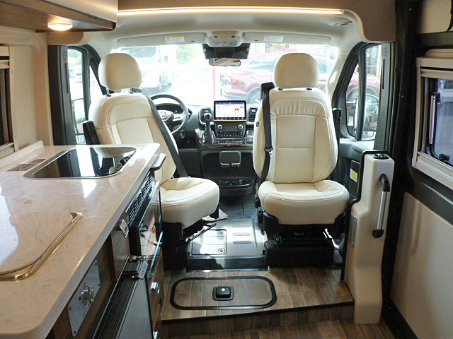 2025 Travato/59K/2025 image-19