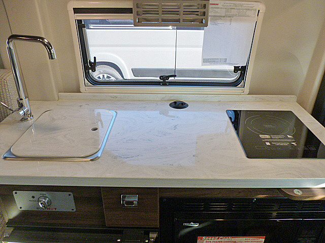 2024 Travato/59KL/2024 image-22